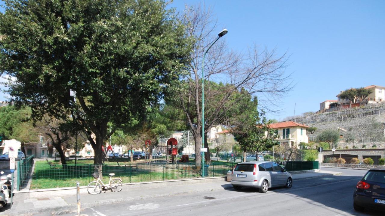 Appartamenti Con Giardino E Posto Auto Per Famiglie Finale Ligure Exteriör bild