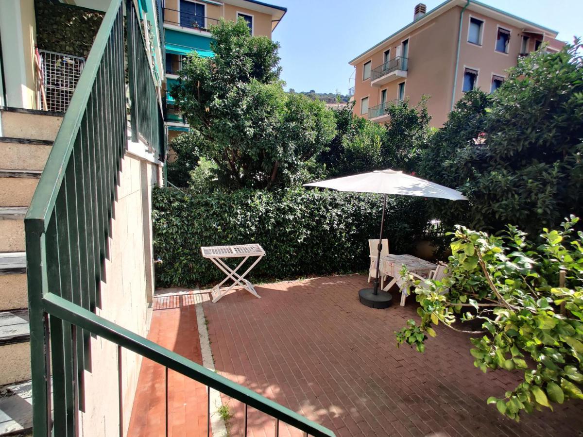 Appartamenti Con Giardino E Posto Auto Per Famiglie Finale Ligure Exteriör bild