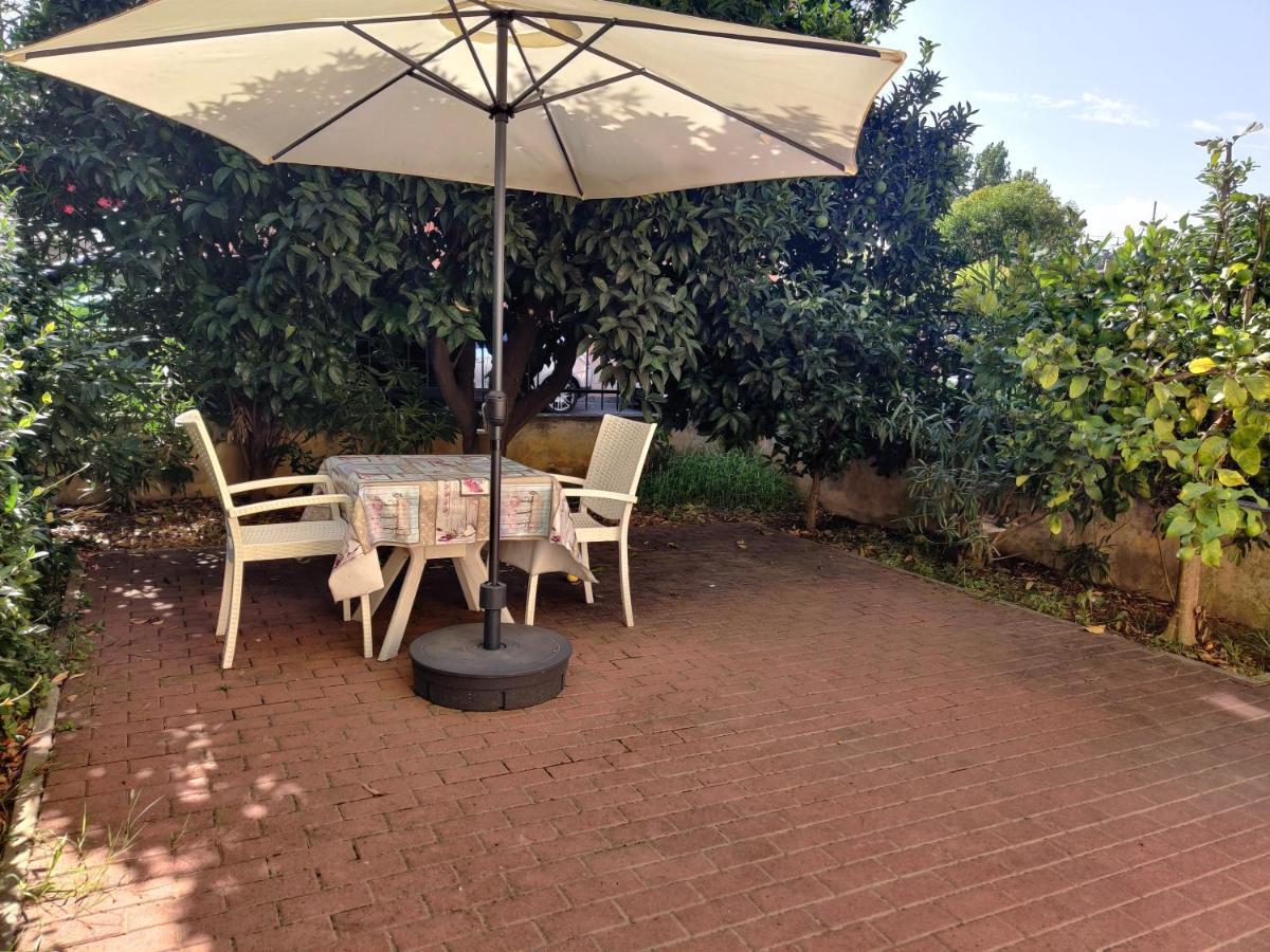 Appartamenti Con Giardino E Posto Auto Per Famiglie Finale Ligure Exteriör bild