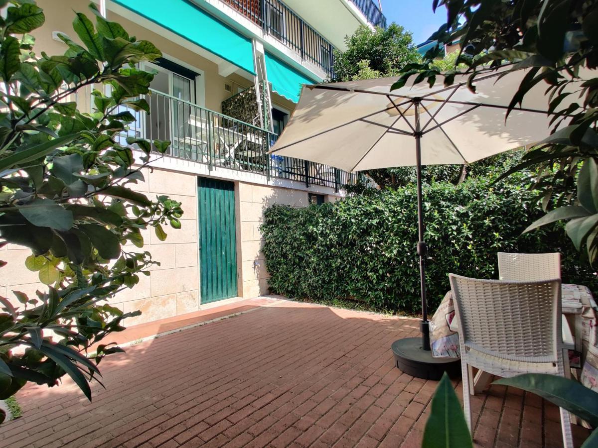 Appartamenti Con Giardino E Posto Auto Per Famiglie Finale Ligure Exteriör bild